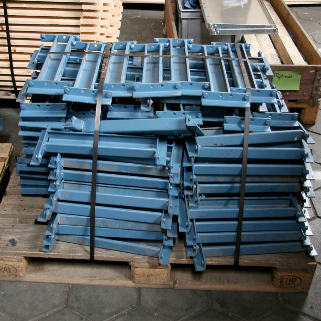 Dubbele voordeelrij gebruikte Hovuma palletstelling 2x 7130x8440x870