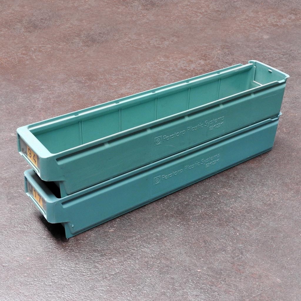 Gebruikte kunststof magazijnstellingbak, stapelbak 600x115x100 groen