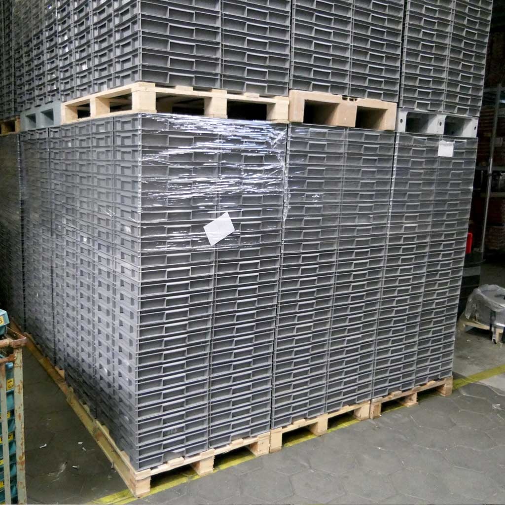 Palletaanbieding 200 gebruikte stapelbare magazijnbakken 400x300x72mm (lxbxh) antraciet