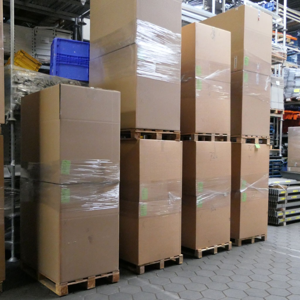 Palletaanbieding 260x Gebruikte handige opvouwbare magazijnbakken van PP Kanaalplaat 385x90x100 Blauw