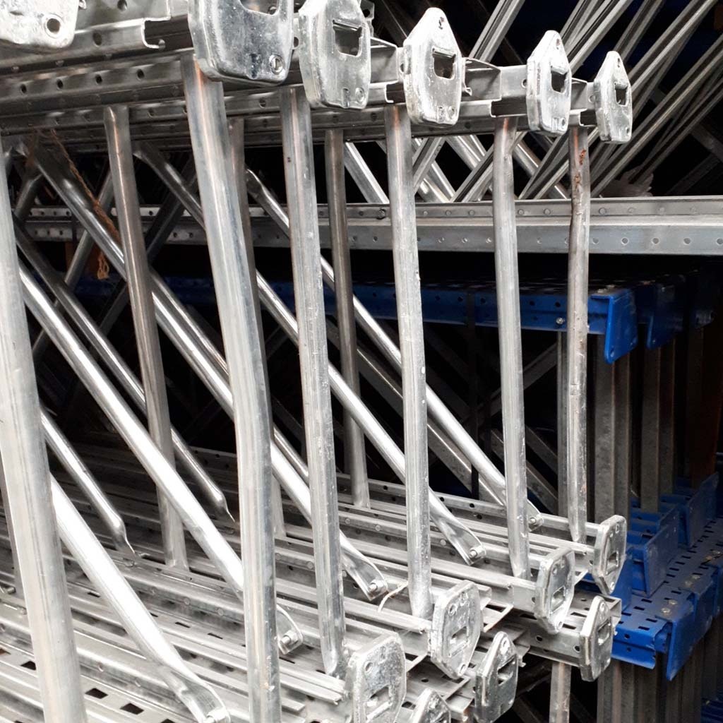 Voordeelrij gebruikte Electrolux palletstelling 5600x11300x900 mm (hxbxd) - 4 secties 4 niveaus