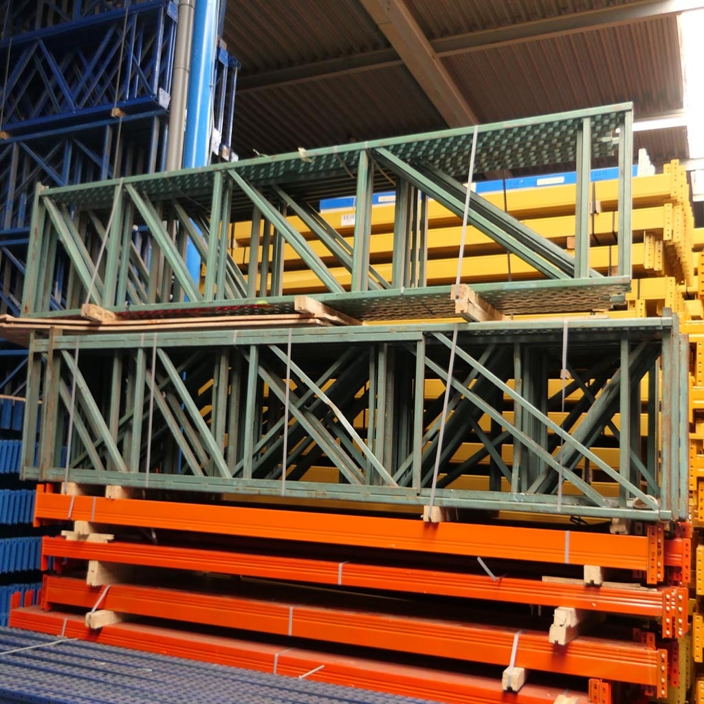 Voordeelrij gebruikte Hovuma palletstelling 2550x11300x900mm (hxbxd) - 4 secties 2 niveaus incl. vlonders
