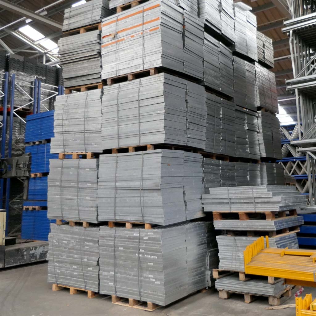 Voordeelrij gebruikte legbordstelling Meta 3000x5350x600mm (hxbxd) 4 secties 8 niveaus