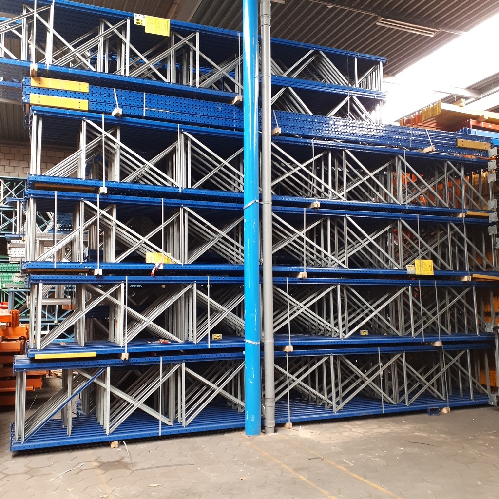 Voordeelrij gebruikte Standard palletstelling 3900x11300x900mmmm (hxbxd) - 4 secties 4 niveaus