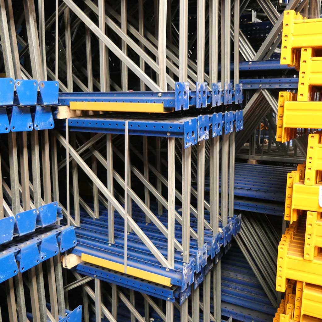 Voordeelrij gebruikte Standard palletstelling 3900x11300x900mmmm (hxbxd) - 4 secties 4 niveaus